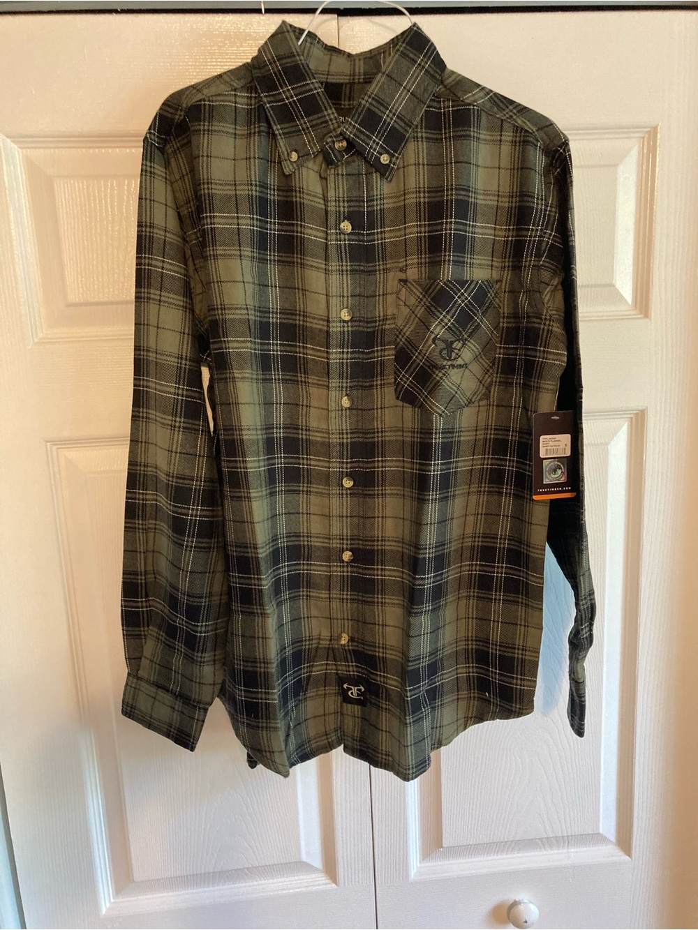 New Men's Olive & Black Casual Long Sleeved Plaid Flannel Button-Down Shirt